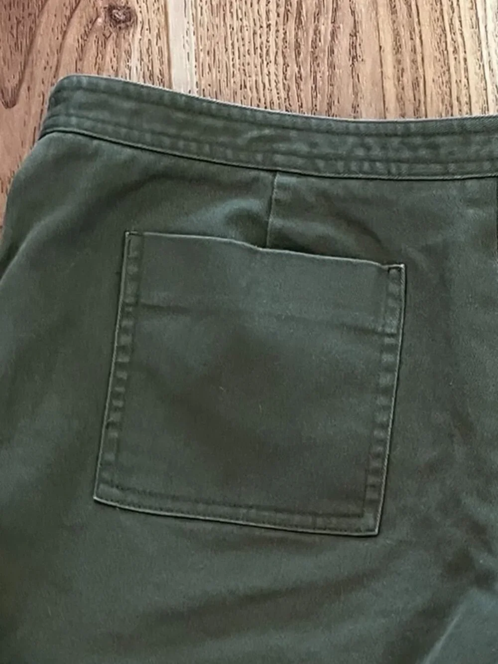 Tory Burch Woman's Green Cotton/Spandex Rolled Cuffs Shorts Sz 6